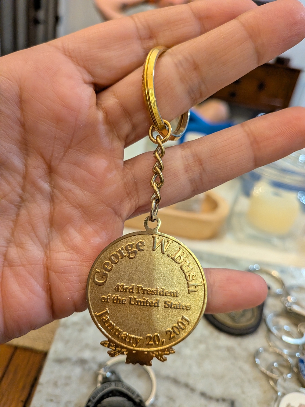 Gold-Tone Capitol Inauguration Commemorative Keychain - Picture 4 of 5